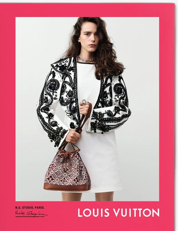 Foto: Louis Vuitton FW20, Stacy Martin