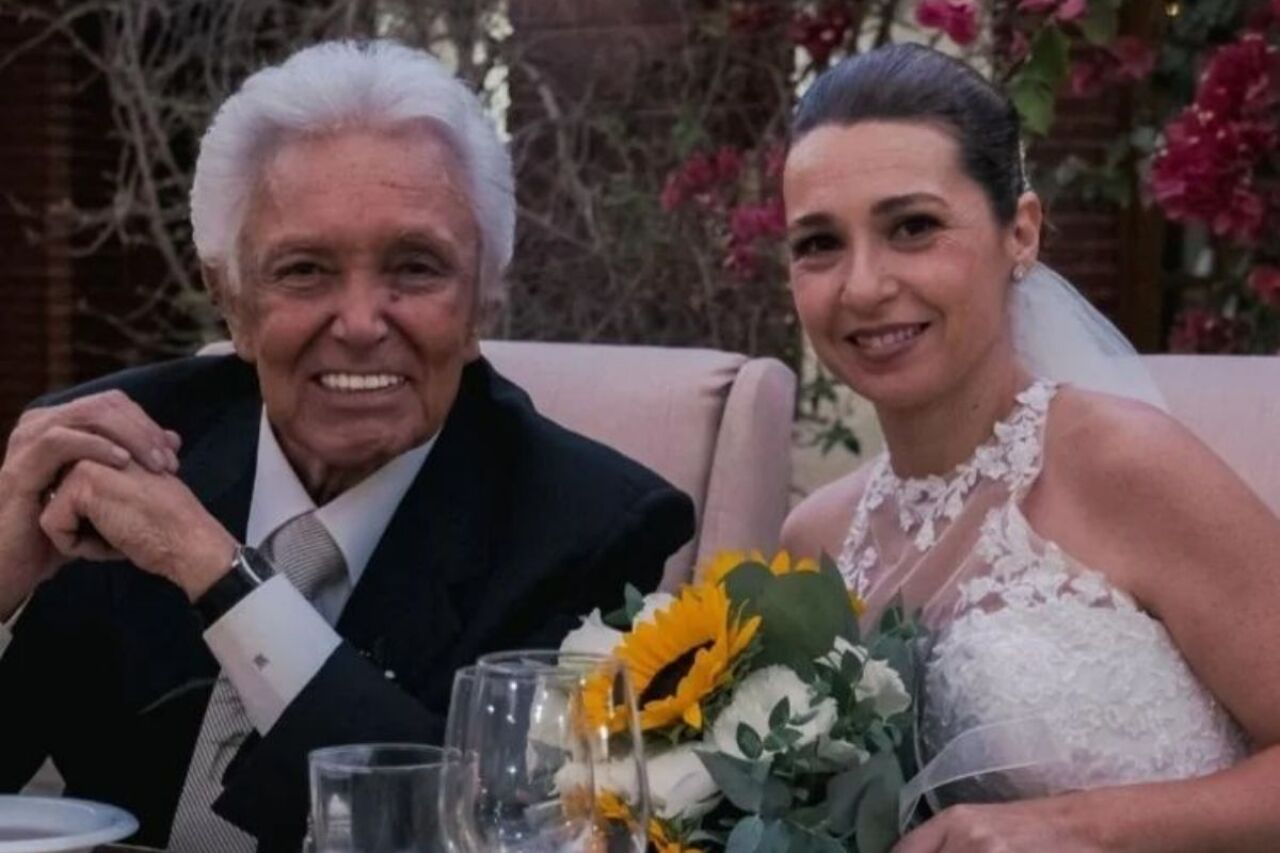 Alberto Vázquez explota por señalamientos sobre la diferencia de edad con su esposa