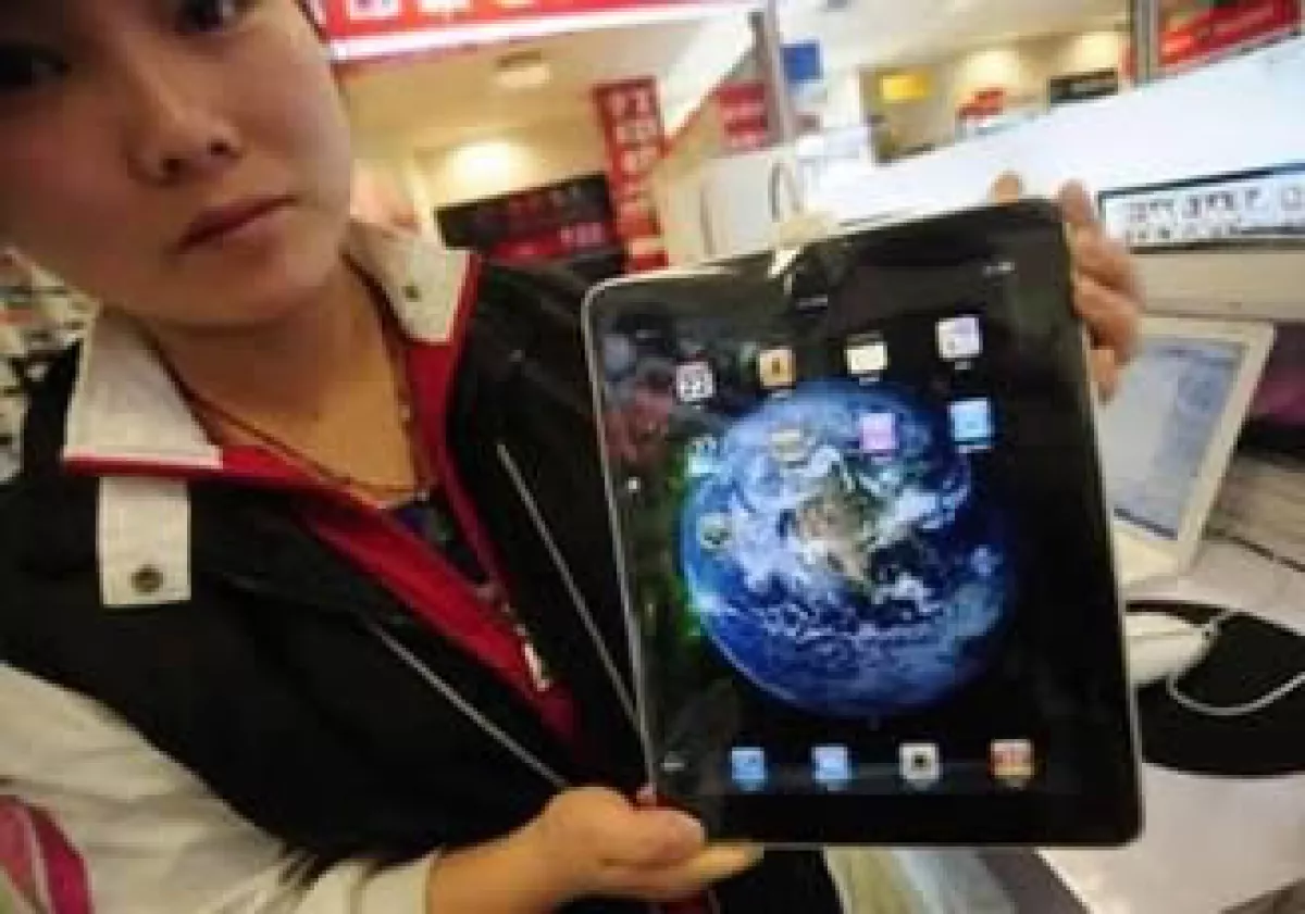 La portabilidad de la iPad es otra ventaja que algunos analistas ven frente a las consolas como la Xbox 360. (Foto: Reuters)