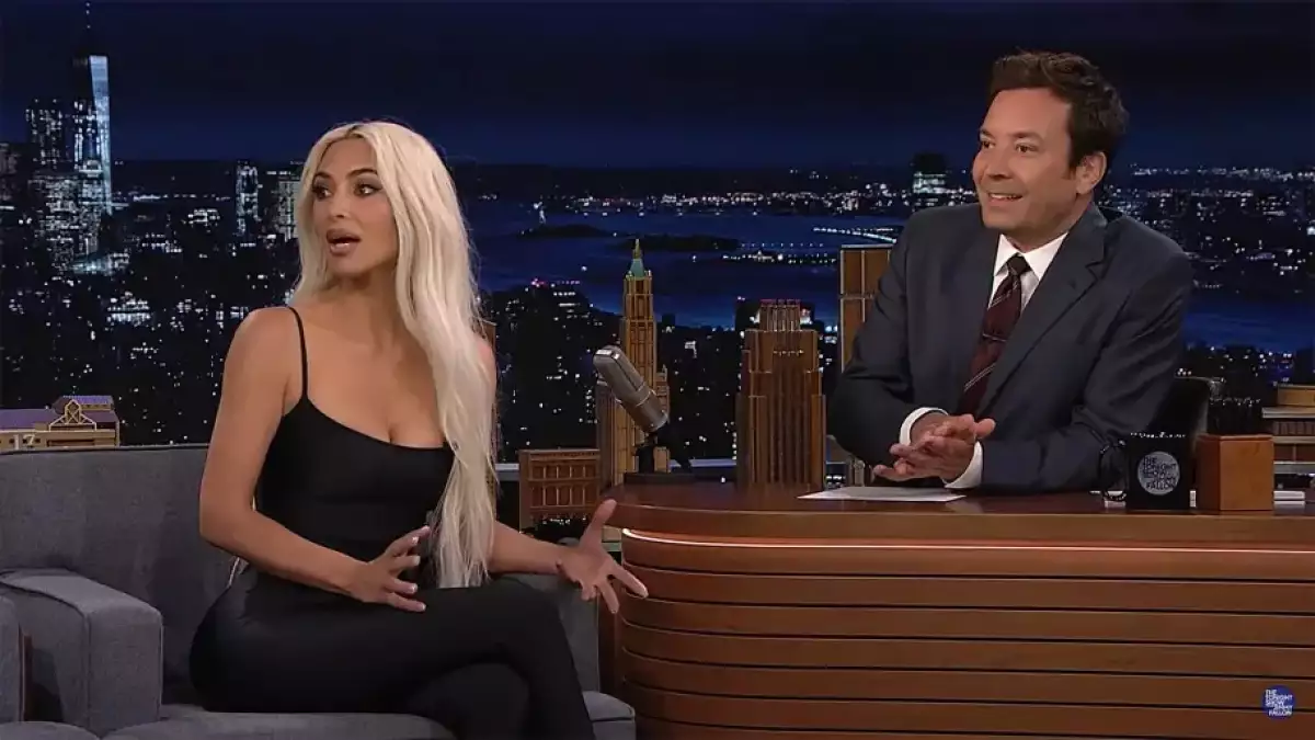 Kim Kardashian y Jimmy Fallon.jpg
