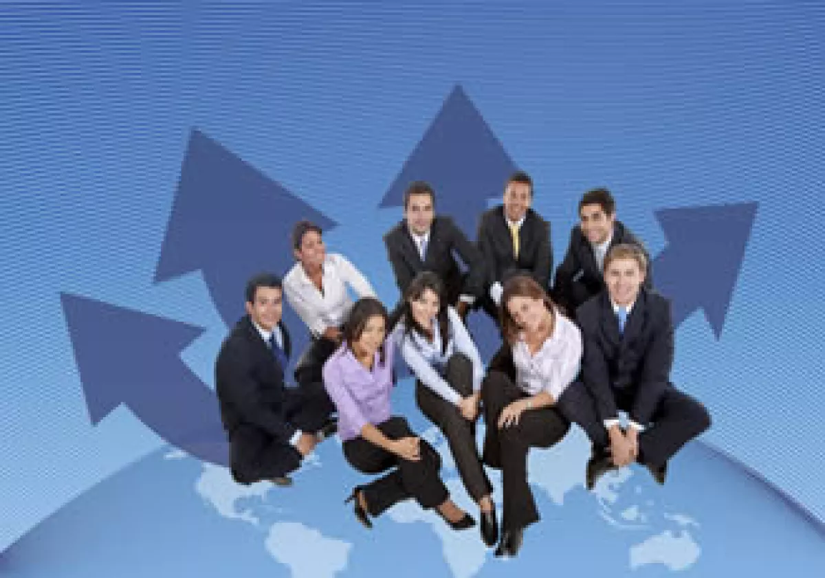 Las nuevas generaciones de emprendedores creen más en el trabajo en equipo para cumplir con las metas de la organización. (Foto: Photos To Go)