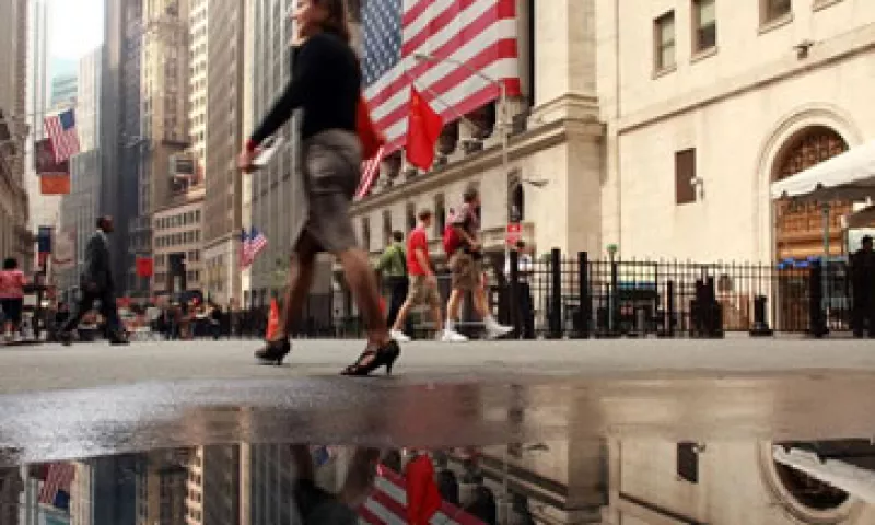 Algunos jóvenes sienten remordimiento cuando sus compañeros evidencian los abusos de las grandes corporaciones financieras. (Foto: Getty Images)