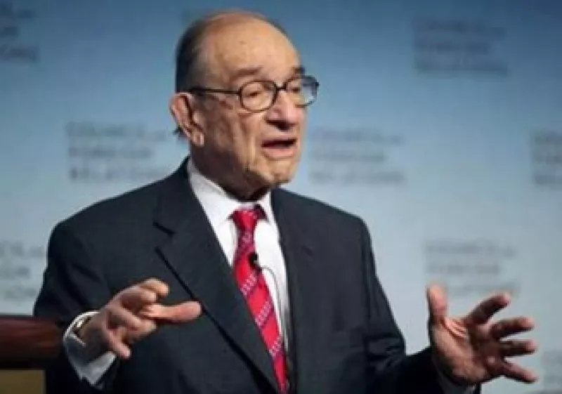 Estados Unidos debe actuar para disminuir su gran déficit presupuestario, afirmó Alan Greenspan. (Foto: Reuters)