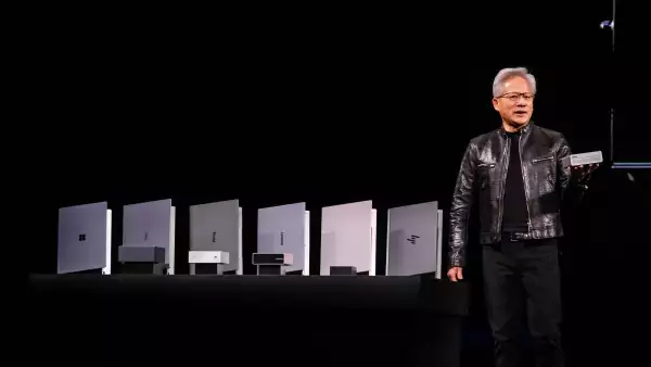 Jensen Huang presenta el chip RTX Spark