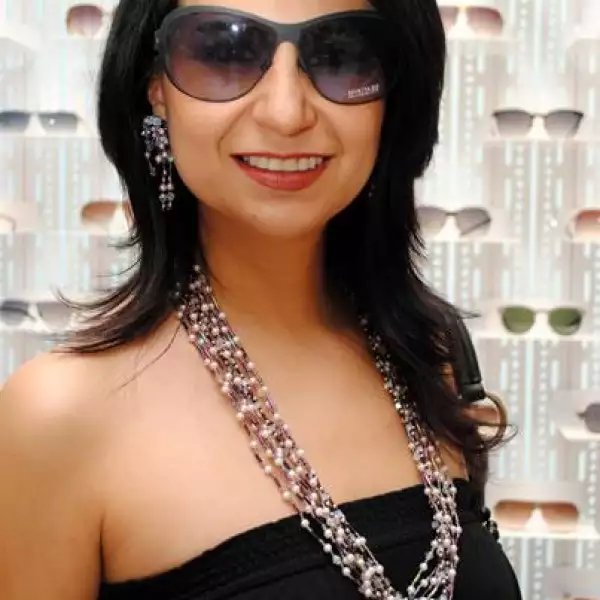 PRESENTACIÓN DE MYKITA