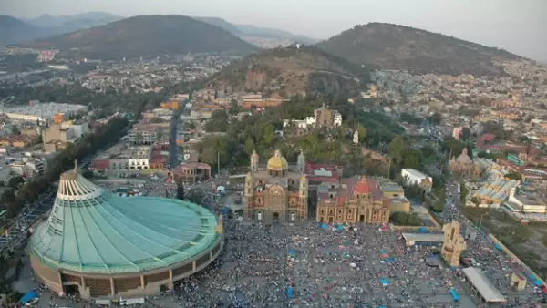 La basílica de Guadalupe es un polo de turismo religioso