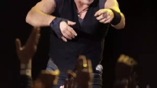 El cantautor estadounidense inició un proceso judicial contra una taberna en Manhattan porque el local eludió el pago anual correspondiente a una organización que distribuye regalías a los artistas.