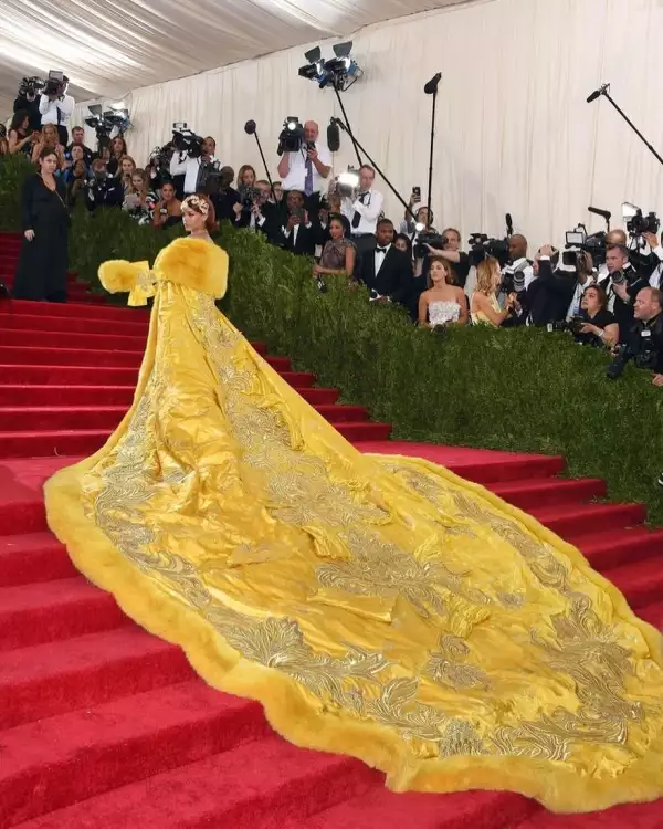 Rihanna Met gala.jpg