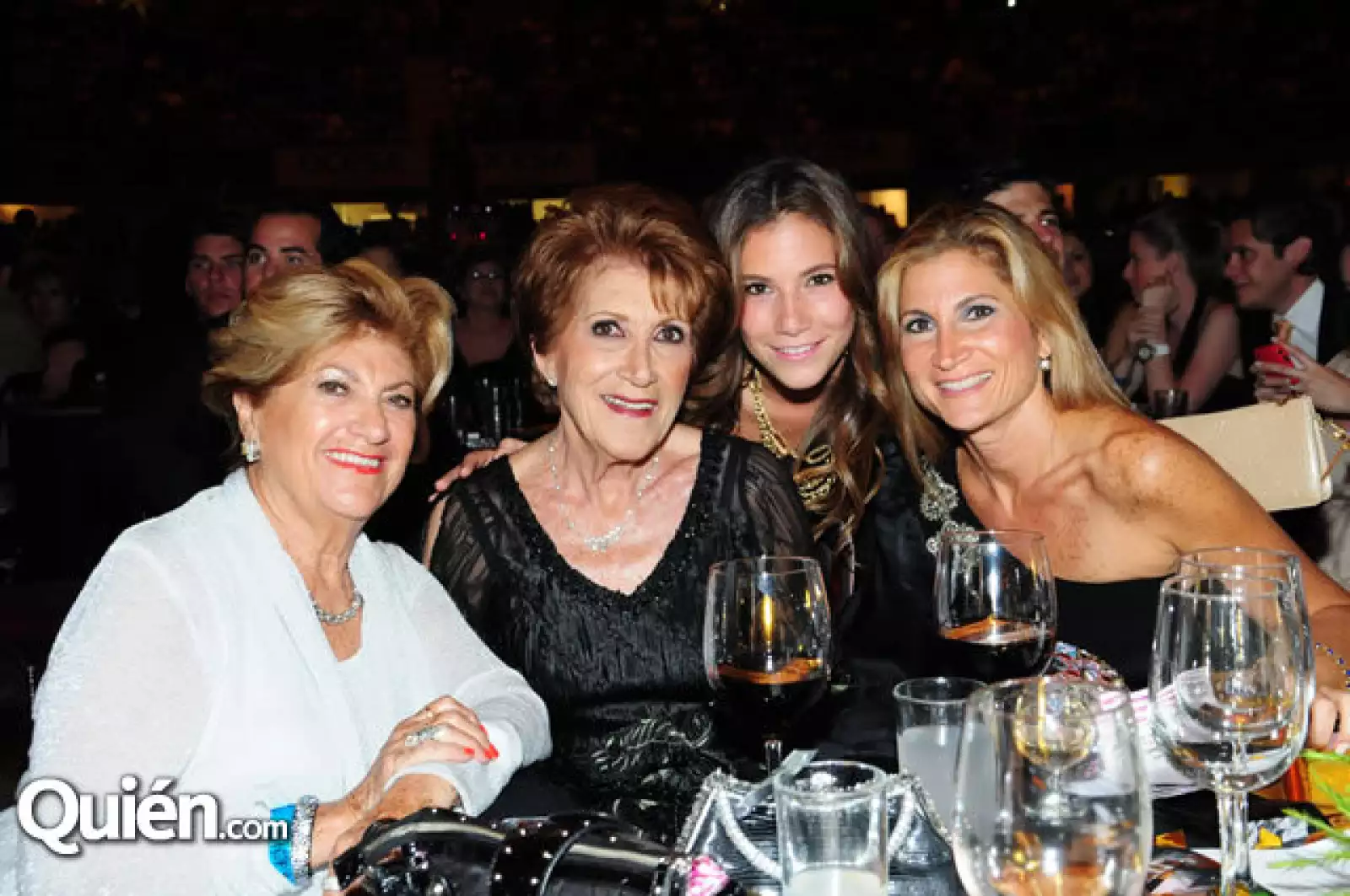 Bertha Vergara,Susana Litchi,Susana Dividov,Doris Litchi