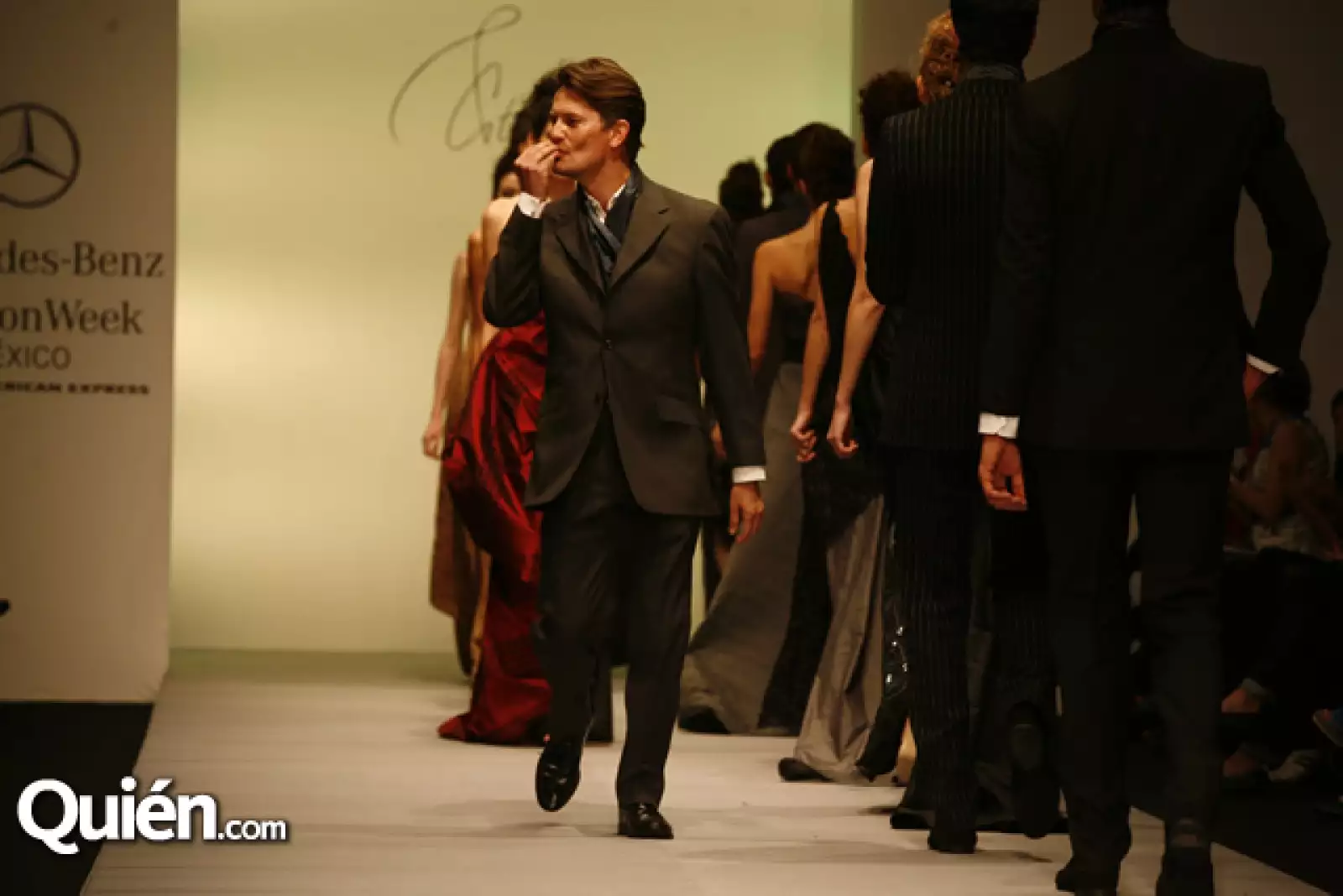 Desfile Arturo Ramos