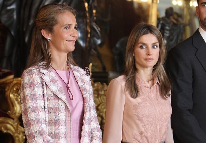 Letizia gana cuatro veces lo que la infanta Elena.