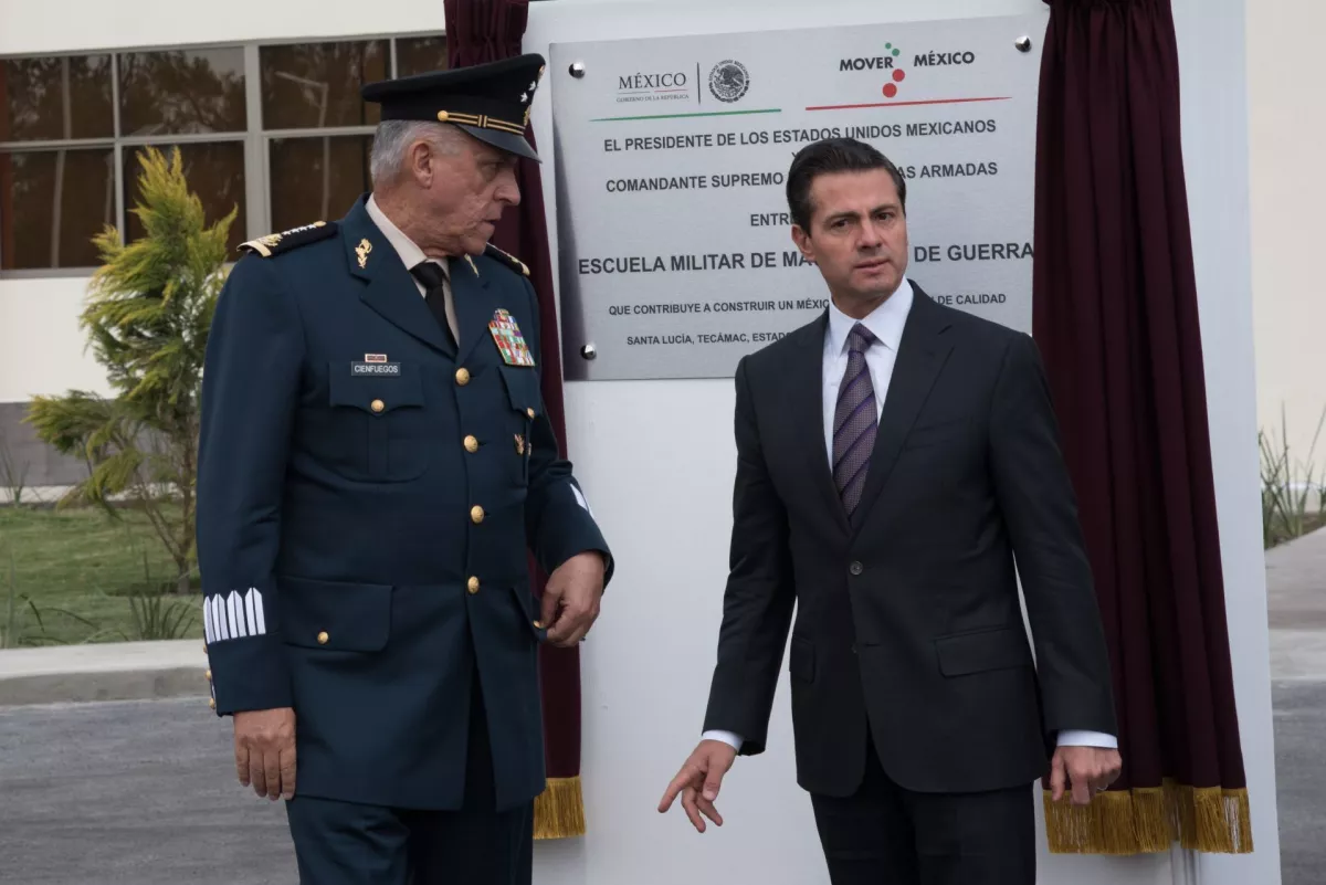 TECAMAC, ESTADO DE MÉXICO, 10FEBRERO2018.- El presidente Enrique Peña Nieto, y Salvador Cienfuegos Zepeda, secretario de la Defensa Nacional, encabezaron la revelación de la placa inaugural de la Escuela Militar de Materiales de Guerra ubicada en Tecamac.
FOTO: MARIO JASSO /CUARTOSCURO.COM