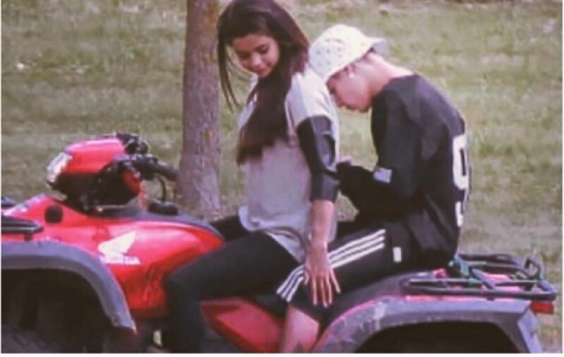 Anteriormente él había publicado varios TB con Selena.