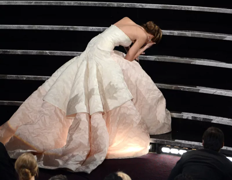 Los famosos podrán parecer perfectos, pero cuando de caminar derecho y sin escalas se trata, a veces demuestran ser tan humanos como cualquier otro. Sólo vean.