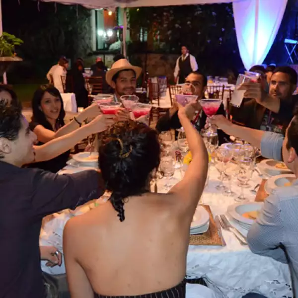 Cortometrajistas y actores del GIFF brindaron por su trabajo en el festival.
