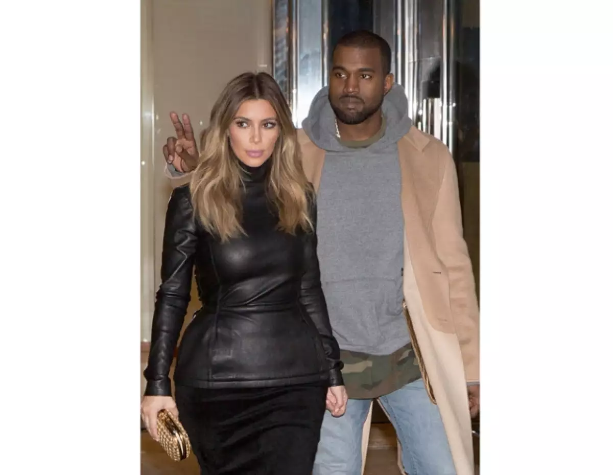 Ayer la hermana más famosa del clan Kardashian fue al programa de Jimmy Kimmel, donde confesó que ella y el rapero contraerán nupcias en Francia debido a que es su “segundo hogar”.