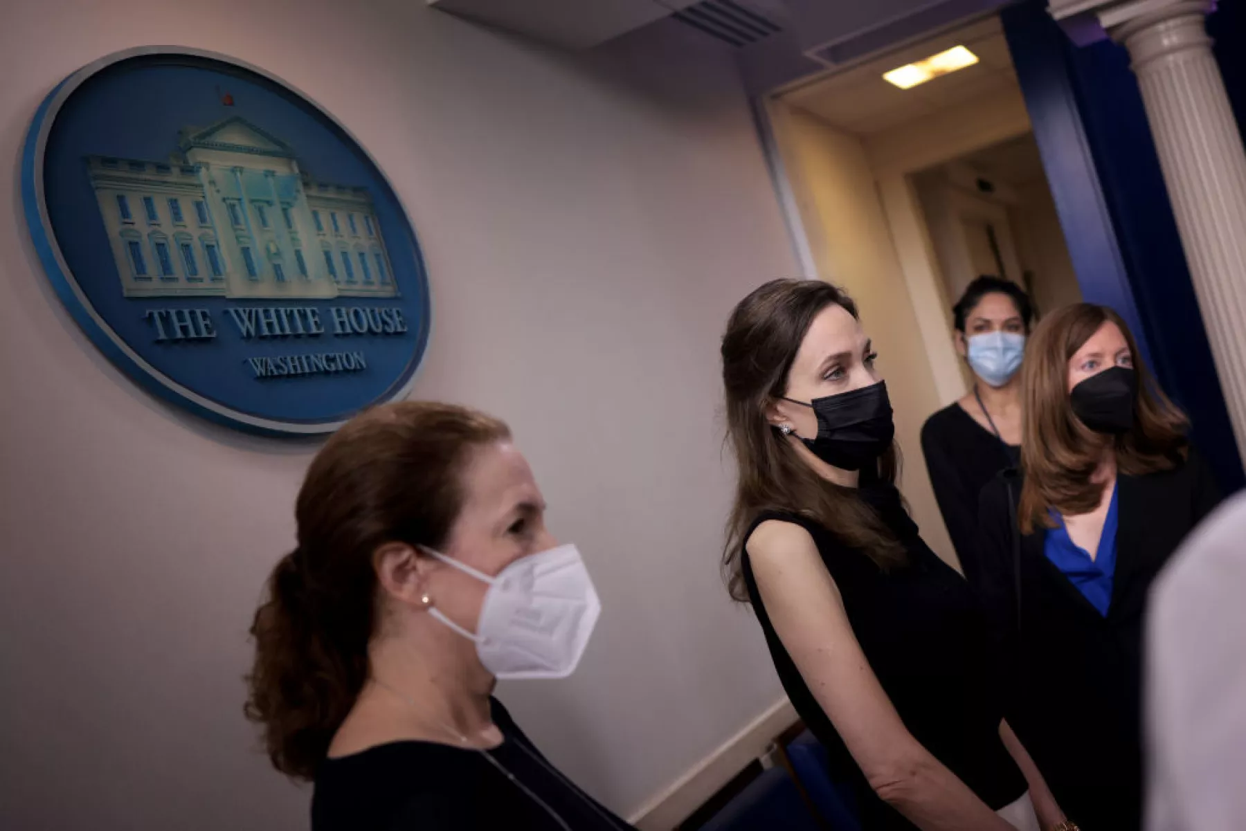 Angelina Jolie visita la Casa Blanca para denunciar la violencia de género Angelina Jolie Meets With White House Officials On Reauthorization Of Violence Against Women Act