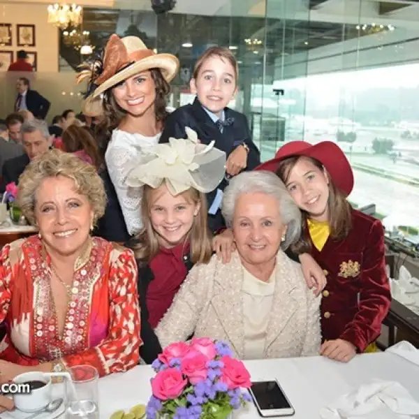 Kendra Gagneux,Axel Madrazo,Cecilia Hassey,Cassandra Flores,Gaby y Anyk Madrazo.