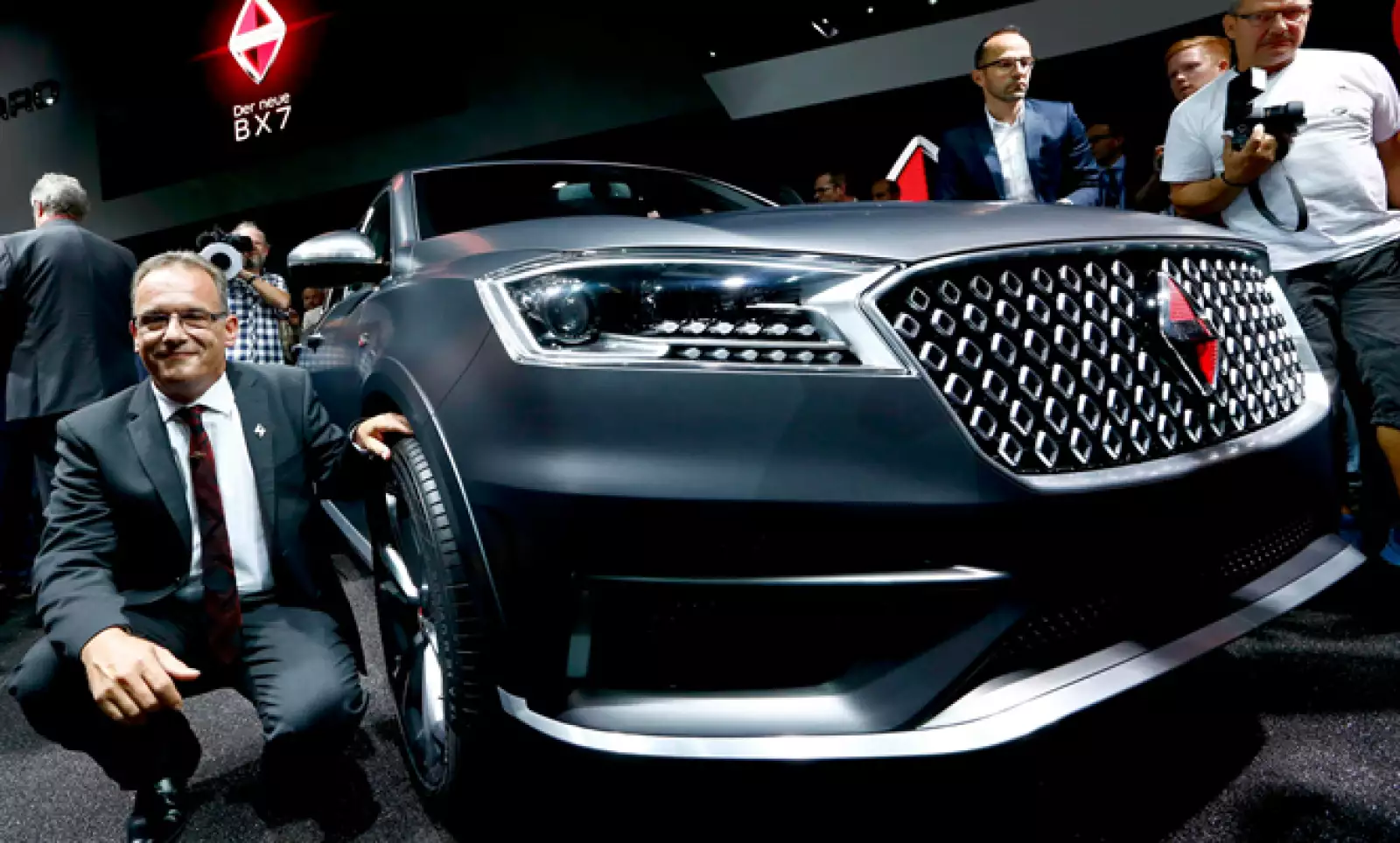 En la edición 66 se presentan 1,100 expositores de 39 países y estará abierta el 14 y 15 de septiembre para la prensa y a partir del 19 para el público. Aquí el nuevo Borgward BX7 SUV presentado por Christian Borgward, presidente de Borgward AG.