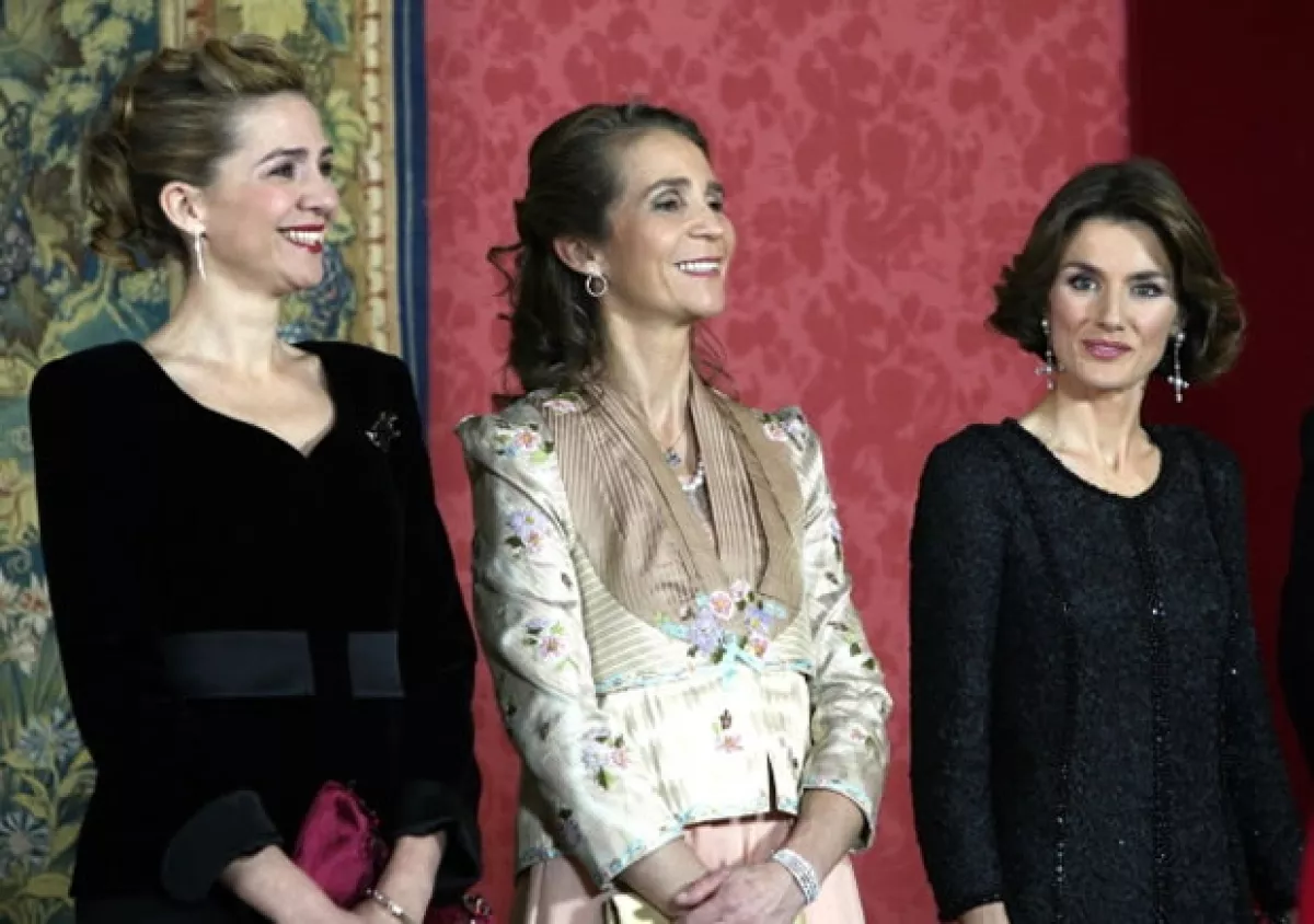Se sabe bien que Letizia no lleva la mejor relación con sus cuñadas.