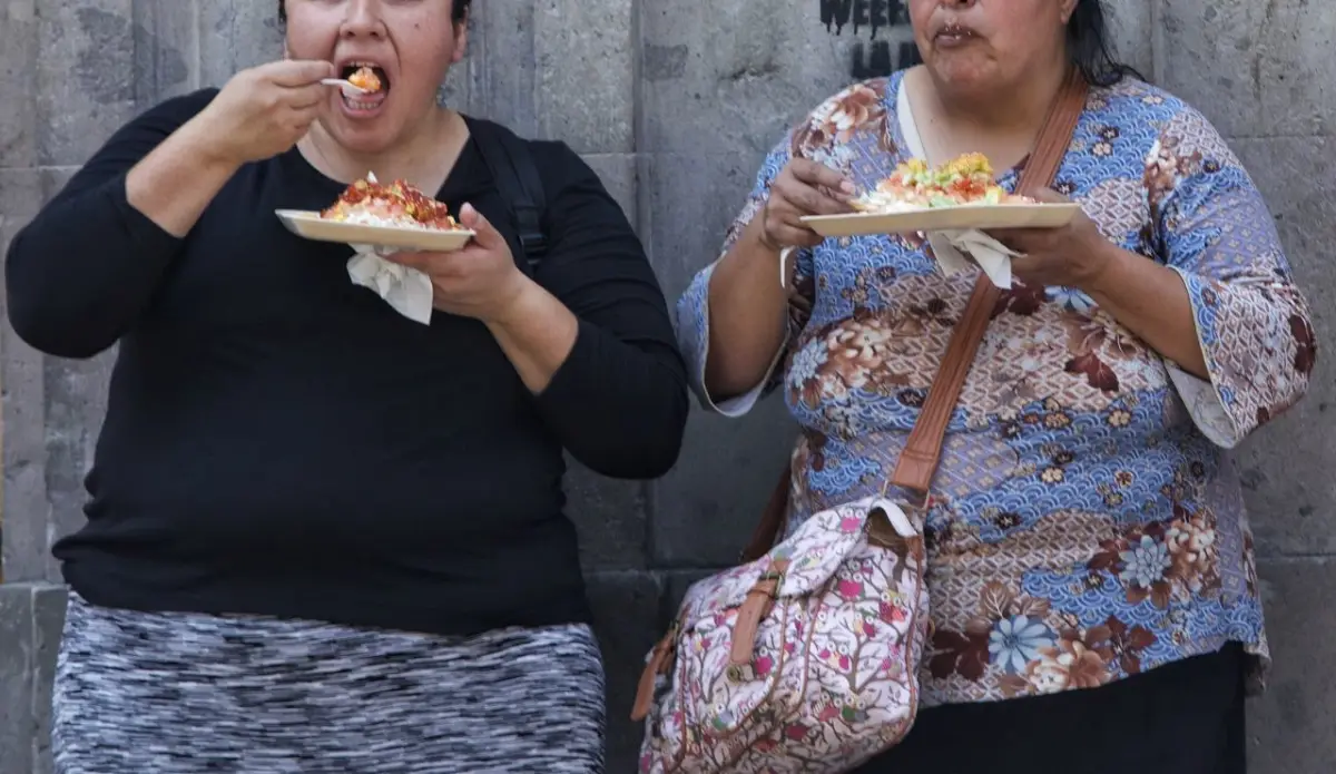Por comida chatarra, solo el 25% de los mexicanos tiene un peso saludable