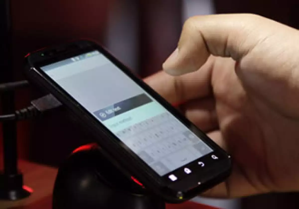 El Motorola Bionic fue presentado en la feria de tecnología CES de Las Vegas 2011. (Foto: AP)
