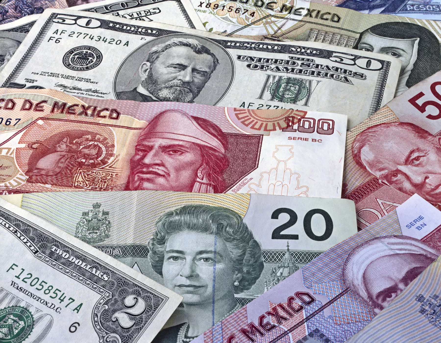 Peso mexicano retrocede ante el dólar: 23 de enero 2024