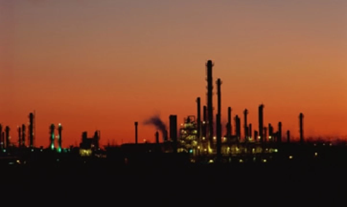 El precio promedio del barril tuvo una ligero avance de 0.66% al venderse en 101.81 dólares, desde los 101.13 dólares del 2011. (Foto: Thinkstock)
