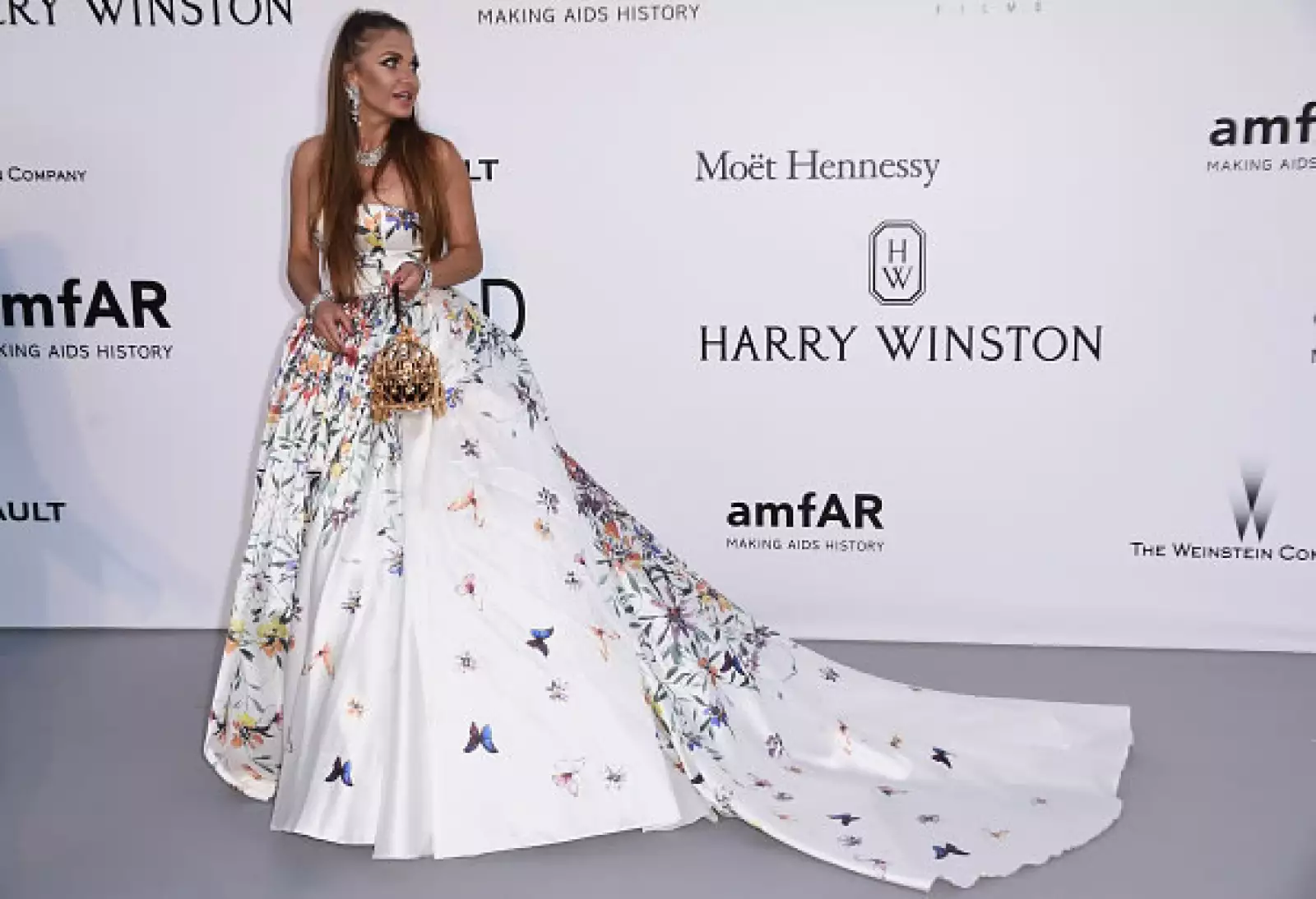 Karolina Zubkova se decidió por lucir como una princesa, con un vestido de gran tamaño y longitud.