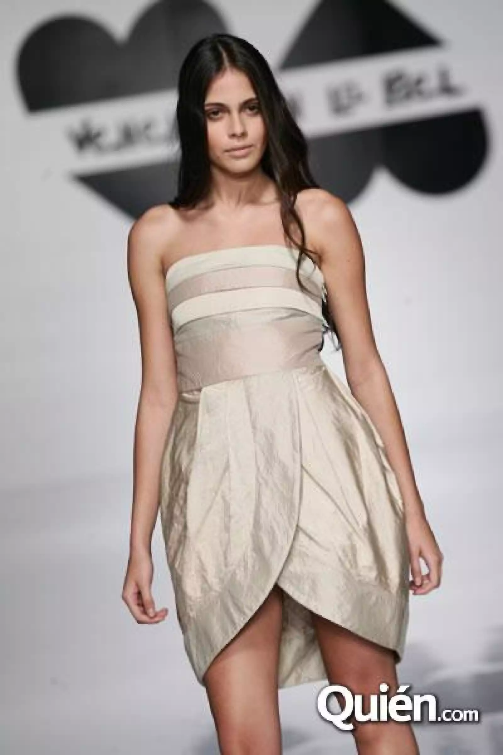 IDM Pasarela Veneno en la piel