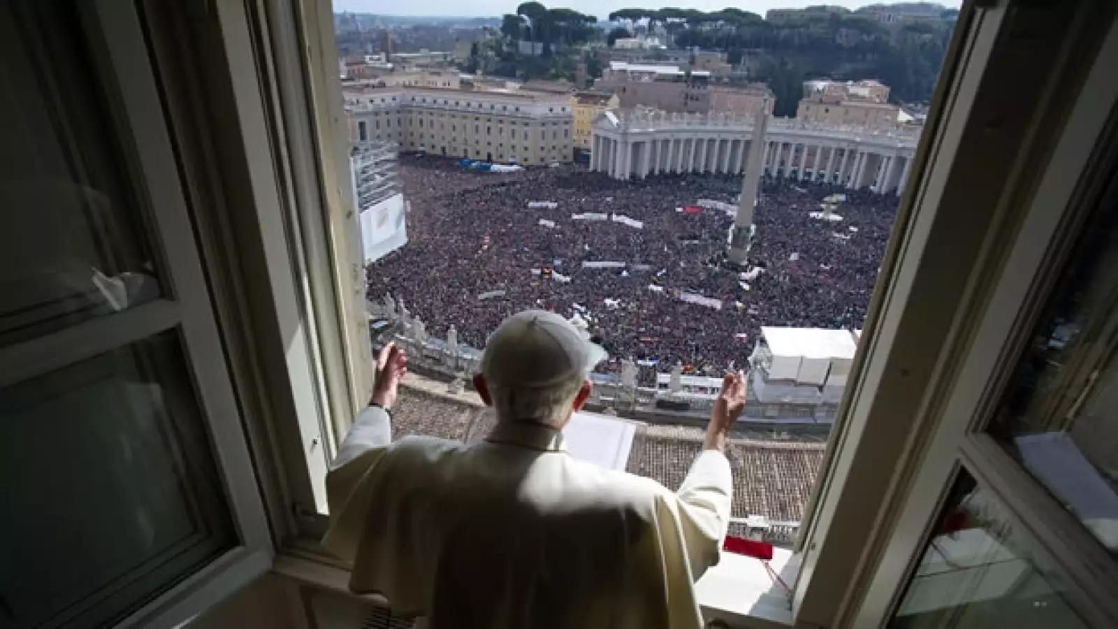 Benedicto XVI reza su último Angelus como Papa