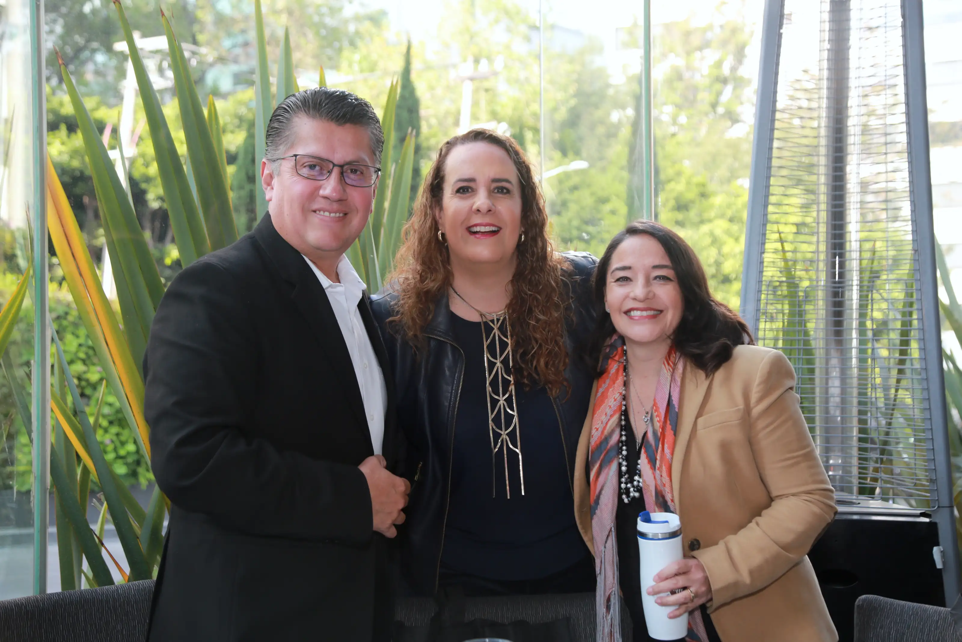 Leonardo Kourchenko y Sissi Cancino en la presentación de Moders 2022