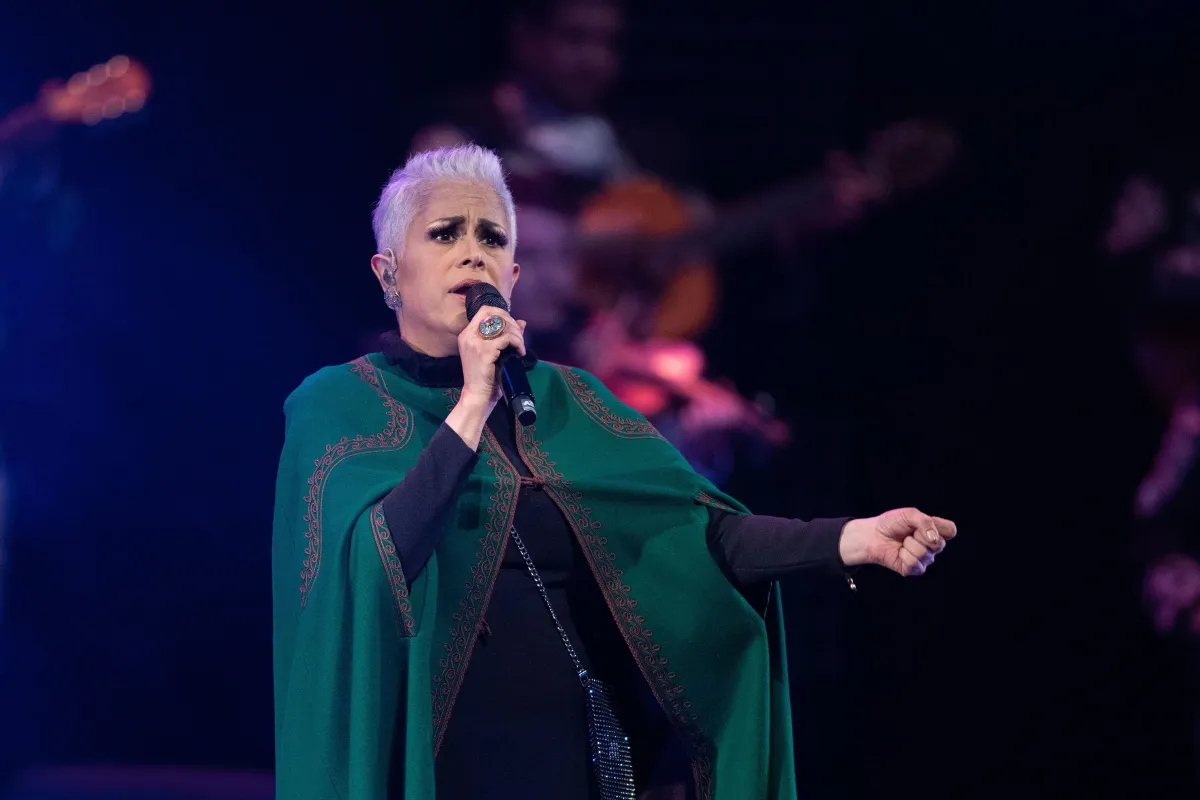 Eugenia León Alondra de la Parra Buika y Pitingo en los conciertos Olé México GNP