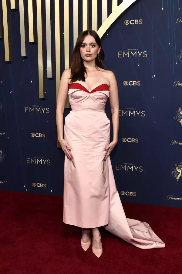 Aimee Lou Wood emmy 2025