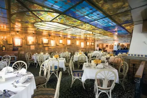 El Árbol es uno de los elegantes restaurantes de la Hacienda de Tlalpan.