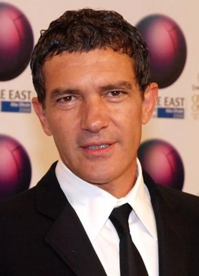 El actor español participa en la cinta `The Other Man´, al lado de Liam Neeson y Laura Linney.