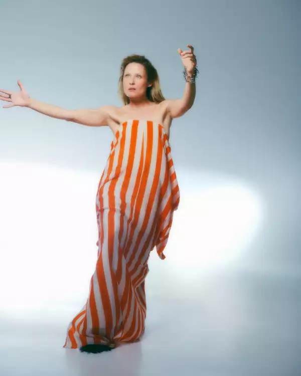 ELLE-ROISIN MURPHY-8.jpeg