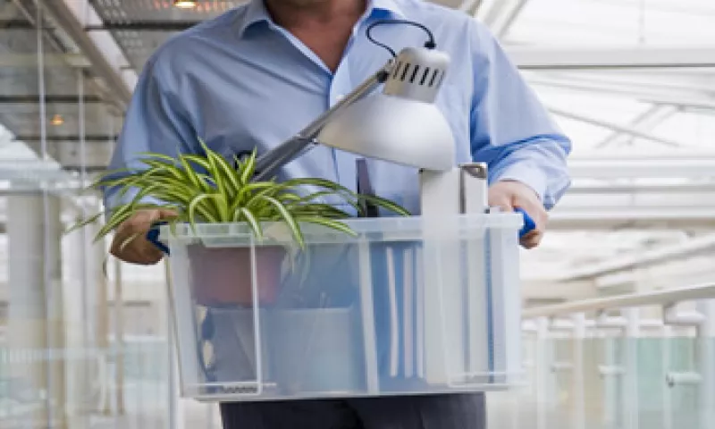 Uno de los motivos de despido puede ser que pidas un aumento mientras hay recortes laborales, lo cual demuestra tu falta de criterio. (Foto: Thinkstock)