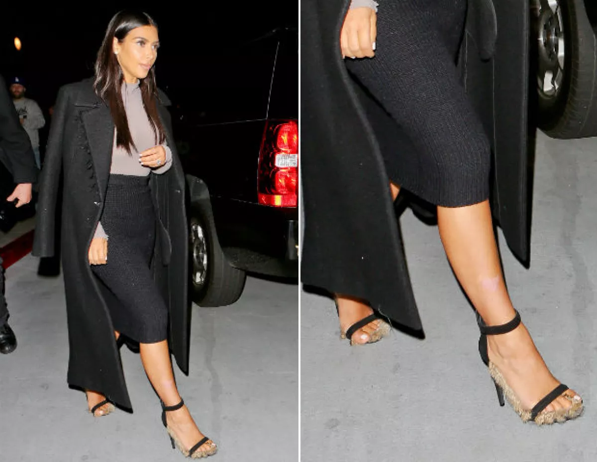 Las particulares zapatillas de Kim pertenecen a la colección otoño-invierno de Celine.