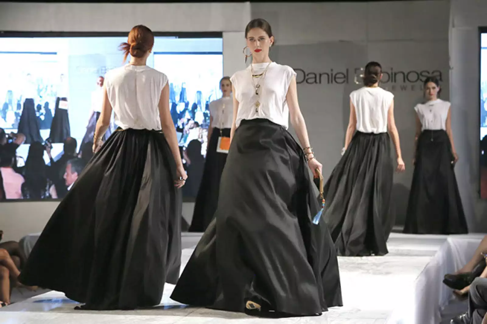 Desfile colección visiones de Daniel Espinosa