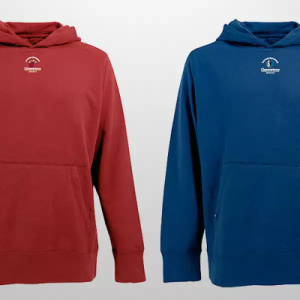 Las chamarras para proteger contra el frío también pueden formar parte de tu guardarropa. Su precio es de 49.99 dólares. Todos estos artículos los puedes encontrar en la página web de la tienda oficial de la NBA.