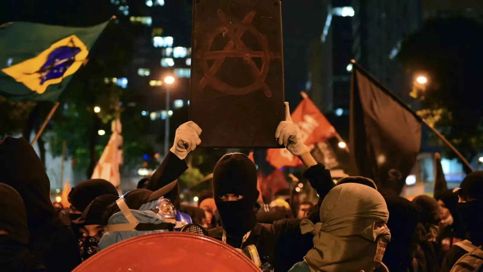 Daños por enfrentamientos en Rio de Janeiro