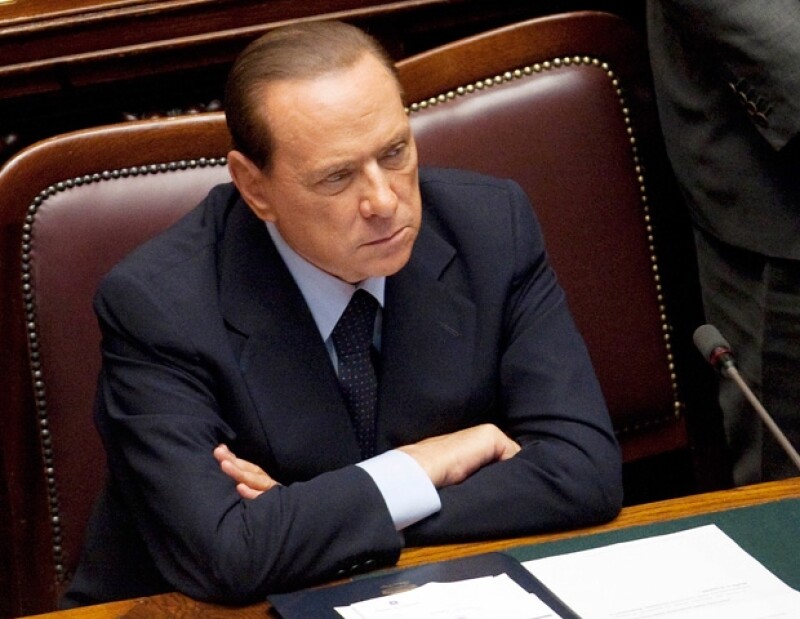 Berlusconi ya no gobierna Italia.