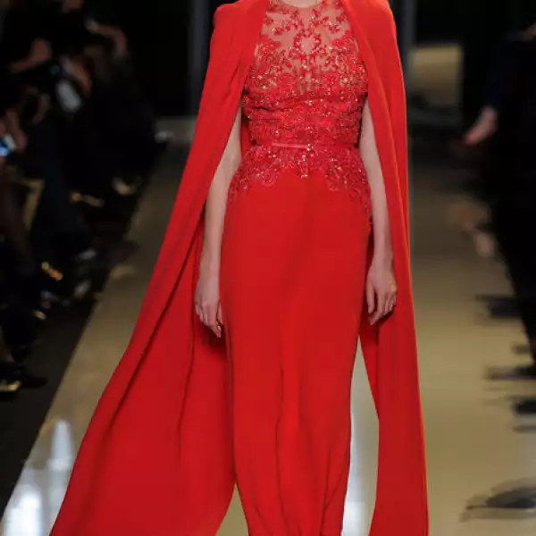 Incorporó elementos clásicos como las capas.