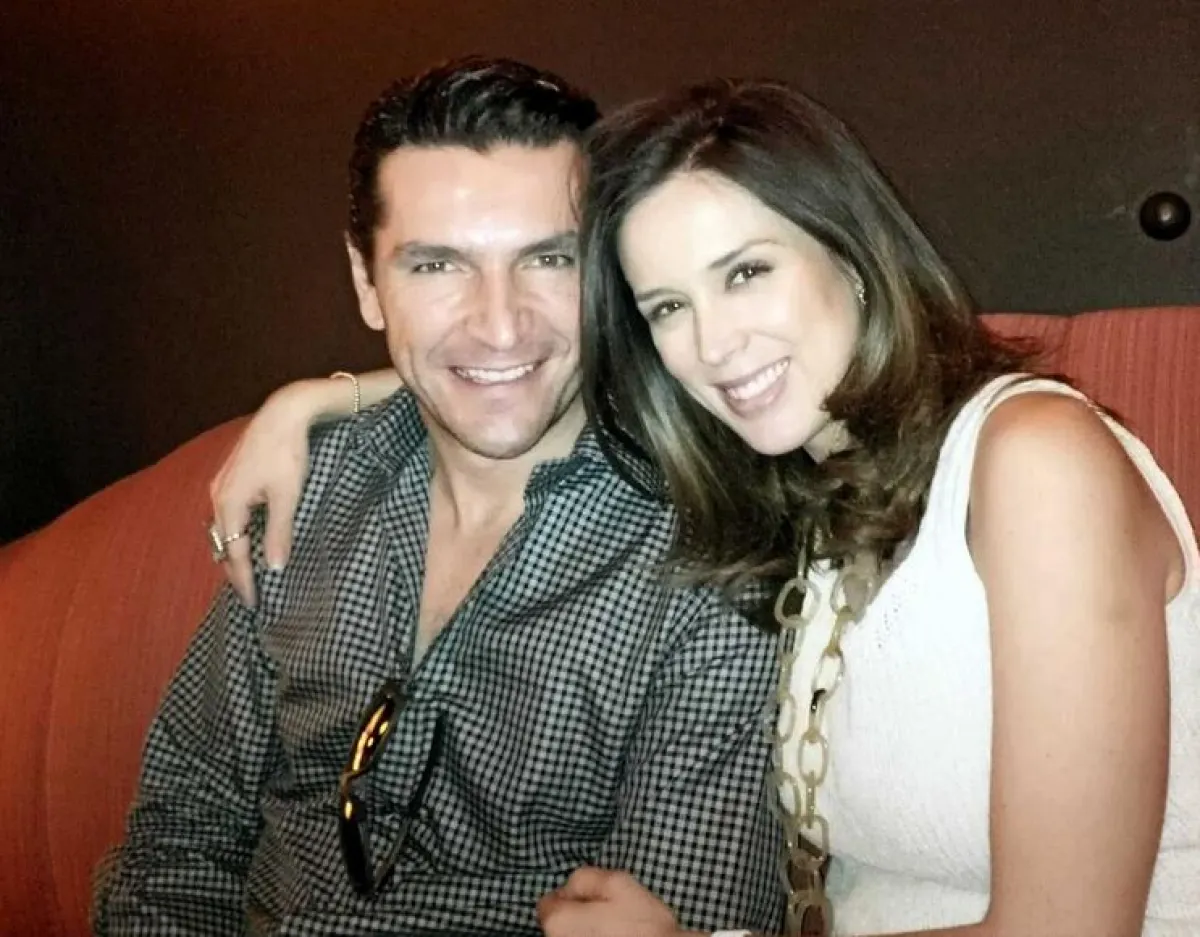 La pareja aprovecha cada oportunidad para compartir su felicidad por el naciminto de su hija.