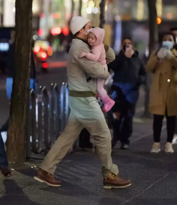 Orlando Bloom con su hija Daisy Dove en 2022