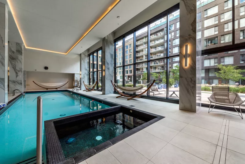 Departamentos con alberca, gym y roof garden en CDMX: más gastos y más problemas 
