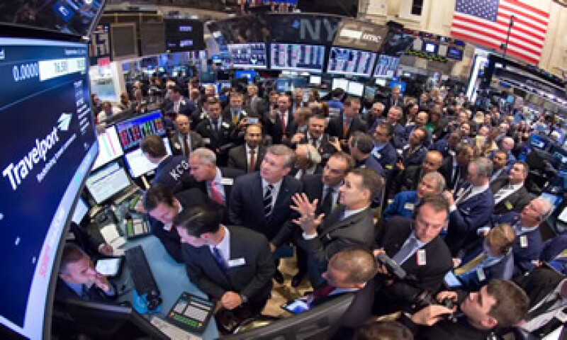 El Dow Jones cae 0.99% al inicio de la jornada. (Foto: Reuters)