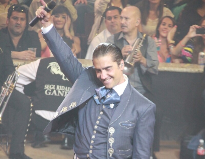 El cantante animó la Feria de San Marcos.