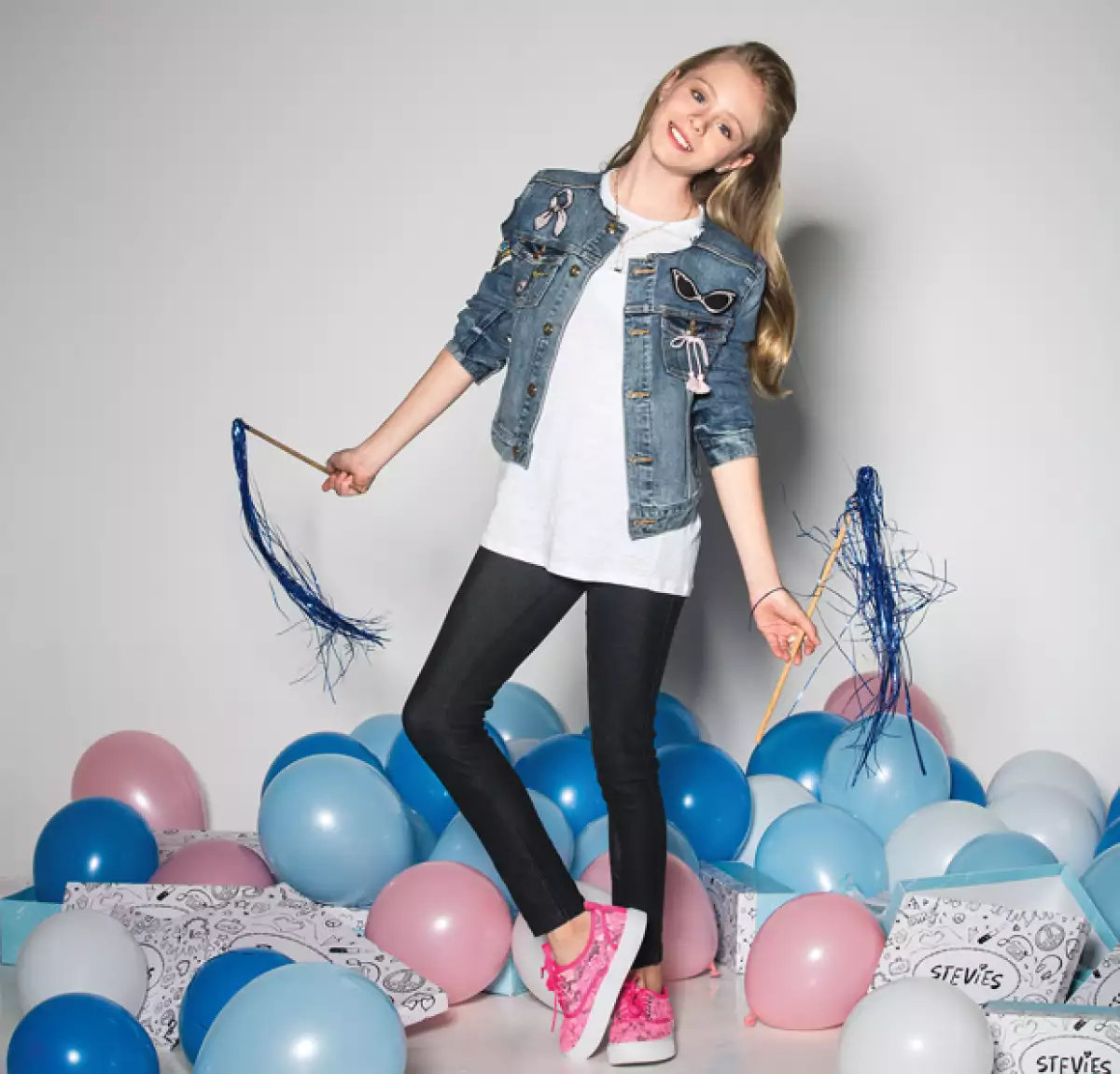 Loreto Peralta presume su sentido fashionista al ser la imagen de Stevies.